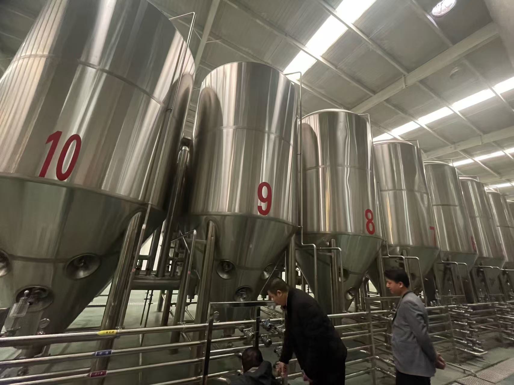 吉县精酿啤酒设备厂—平面布置、设备设计、制造、调试、培训等一条龙服务